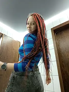 Snapshot of Frost_foxy chatting on October 24, 2025, 3:58 am Frost foxy online show from October 24, 2025, 3:58 am