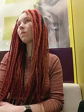 Snapshot of Frost_foxy chatting on November 1, 2025, 1:40 am Frost foxy online show from November 1, 2025, 1:40 am