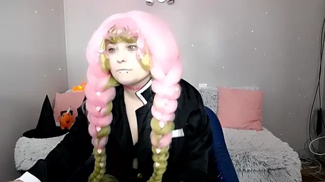 Estheri online show from October 27, 2025, 6:50 am