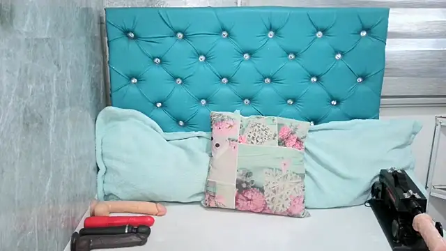 MAARYMOON online show from January 21, 2025, 2:15 pm