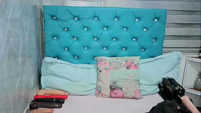 MAARYMOON online show from February 20, 2025, 10:37 am