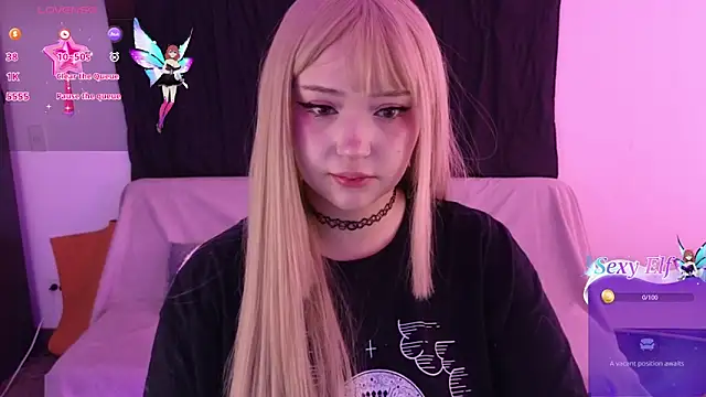 KuroChan420 online show from December 10, 2024, 10:26 pm