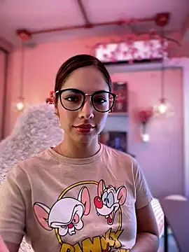 Snapshot of Zoe_Bae chatting on October 10, 2025, 10:09 pm Zoe Bae online show from October 10, 2025, 10:09 pm