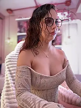 Snapshot of Zoe_Bae chatting on May 6, 2026, 12:08 am Zoe Bae online show from May 6, 2026, 12:08 am