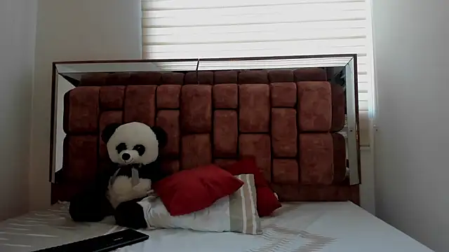 SexyCaitlynHot online show from December 10, 2024, 8:05 pm