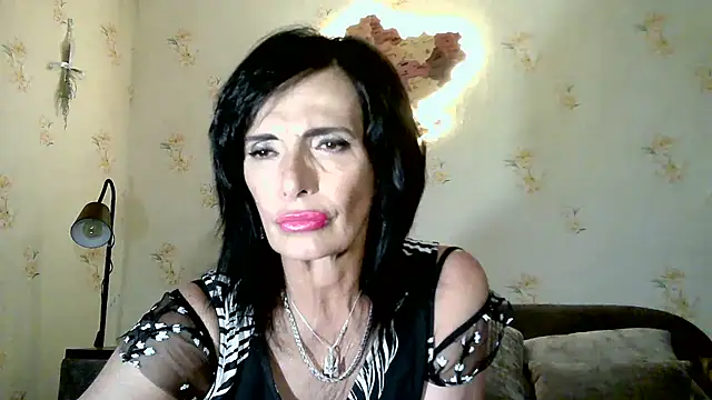 Snapshot of DreamMarianna chatting on July 11, 2026, 10:00 pm DreamMarianna online show from July 11, 2026, 10:00 pm