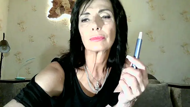 Snapshot of DreamMarianna chatting on July 28, 2026, 9:47 pm DreamMarianna online show from July 28, 2026, 9:47 pm
