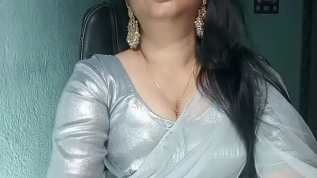 Snapshot of YourModhu chatting on April 10, 2026, 5:39 pm YourModhu online show from April 10, 2026, 5:39 pm