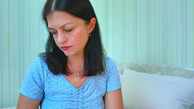  Lily  online show from July 27, 2026, 1:07 pm