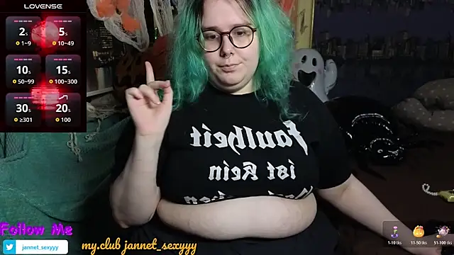 JannetPie online show from November 5, 2025, 9:26 pm