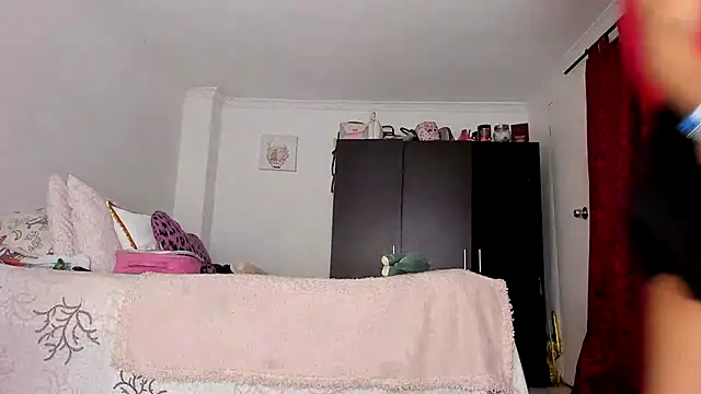 AlondraDiossa03 online show from December 23, 2024, 8:57 pm