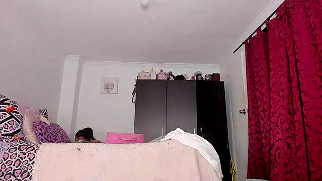 AlondraDiossa03 online show from January 7, 2025, 9:03 pm