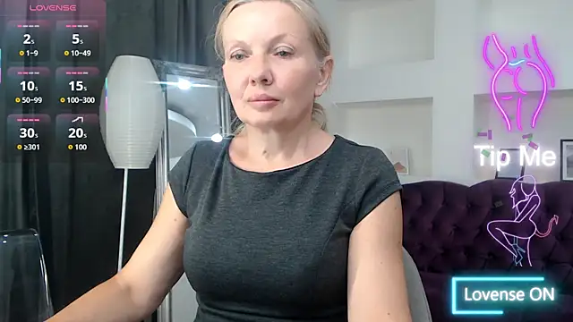 Abby Moore  online show from July 5, 2026, 12:12 pm