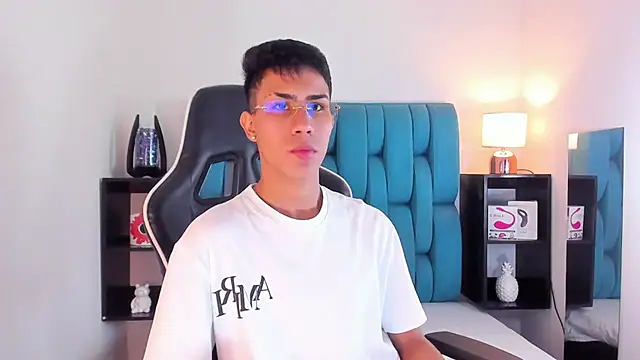 AlanNaughty online show from January 24, 2025, 11:04 am