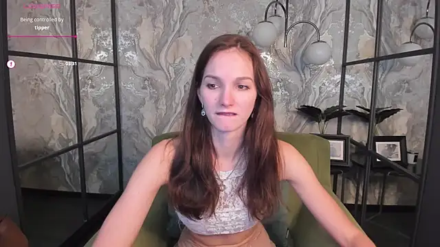 MirandaGlow online show from February 6, 2025, 8:50 am