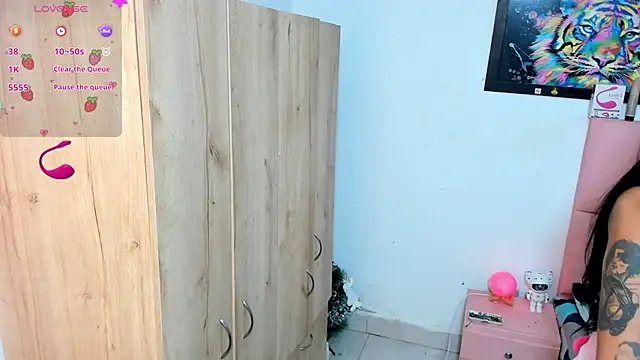 sofia gold  online show from December 13, 2024, 11:45 am