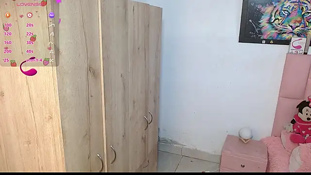 sofia gold  online show from January 9, 2025, 1:45 pm