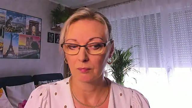 vanessa chat online show from October 9, 2025, 1:31 pm