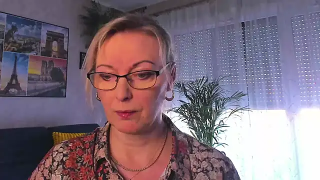 vanessa chat online show from March 19, 2026, 2:21 pm