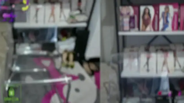 Snapshot of bisexyelizz chatting on February 13, 2026, 7:43 pm bisexyelizz online show from February 13, 2026, 7:43 pm