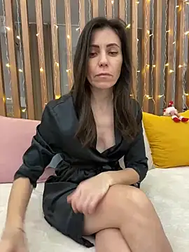 HotyWinter online show from January 1, 2025, 3:57 pm