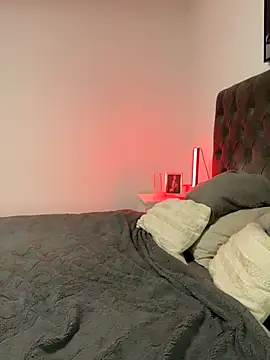 EllaMae online show from November 1, 2025, 8:11 pm