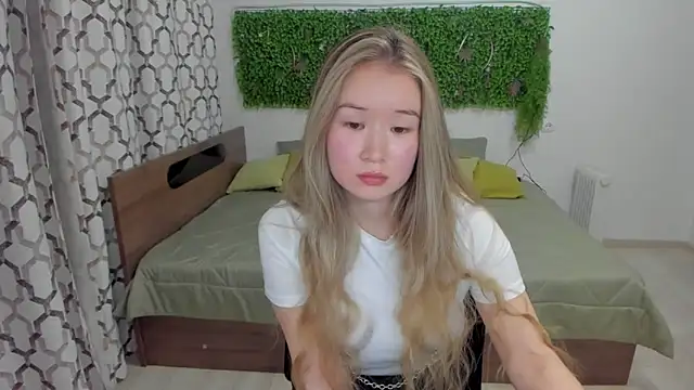 PollyOcean online show from February 7, 2025, 12:17 pm