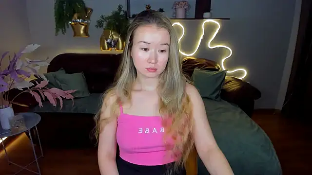 PollyOcean online show from February 22, 2025, 9:56 am