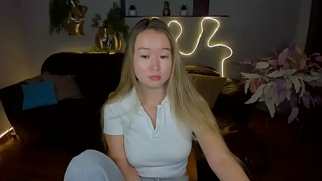 PollyOcean online show from September 15, 2025, 10:04 am