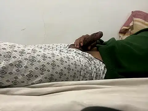 Snapshot of chicosexhot25 chatting on December 15, 2024, 2:30 am chicosexhot25 online show from December 15, 2024, 2:30 am