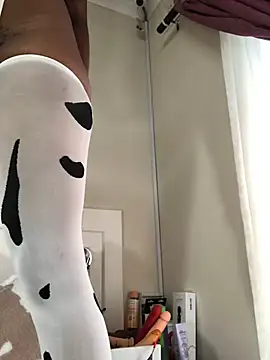 Snapshot of LuciousLips96 chatting on February 7, 2025, 10:50 am LuciousLips96 online show from February 7, 2025, 10:50 am