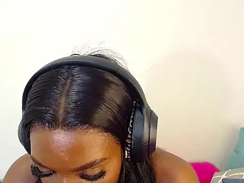 Snapshot of LuciousLips96 chatting on March 22, 2025, 1:30 pm LuciousLips96 online show from March 22, 2025, 1:30 pm