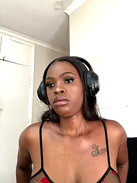 Snapshot of LuciousLips96 chatting on September 11, 2025, 8:58 am LuciousLips96 online show from September 11, 2025, 8:58 am
