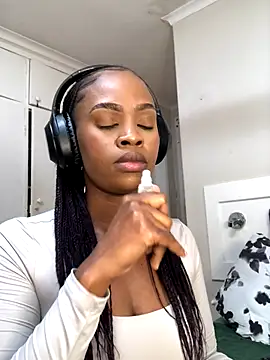 LuciousLips96 online show from September 20, 2025, 9:54 am