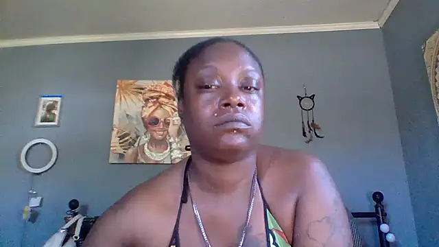 msdeedee online show from April 25, 2026, 1:52 pm