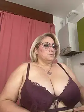 Snapshot of x_elena_x chatting on June 12, 2026, 10:47 am x elena x online show from June 12, 2026, 10:47 am