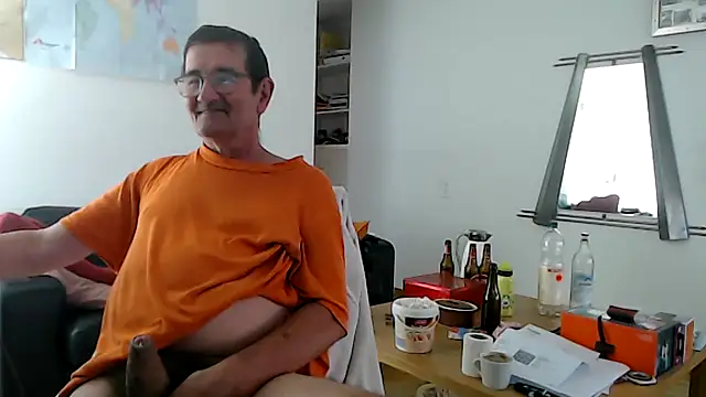 Snapshot of silvio-aus-luzern-CH chatting on July 19, 2026, 8:18 am silvio-aus-luzern-CH online show from July 19, 2026, 8:18 am