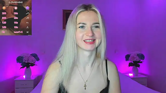 Snapshot of AnnaCarrera chatting on December 3, 2024, 9:34 pm AnnaCarrera online show from December 3, 2024, 9:34 pm