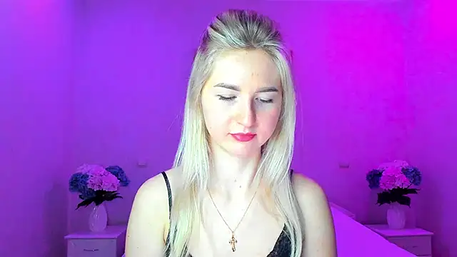 Snapshot of AnnaCarrera chatting on December 8, 2024, 10:36 pm AnnaCarrera online show from December 8, 2024, 10:36 pm