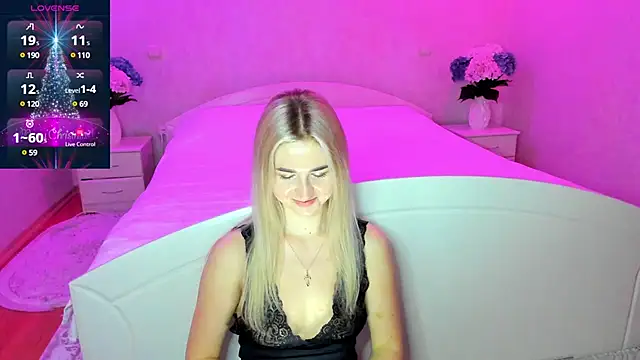 Snapshot of AnnaCarrera chatting on December 10, 2024, 8:27 pm AnnaCarrera online show from December 10, 2024, 8:27 pm