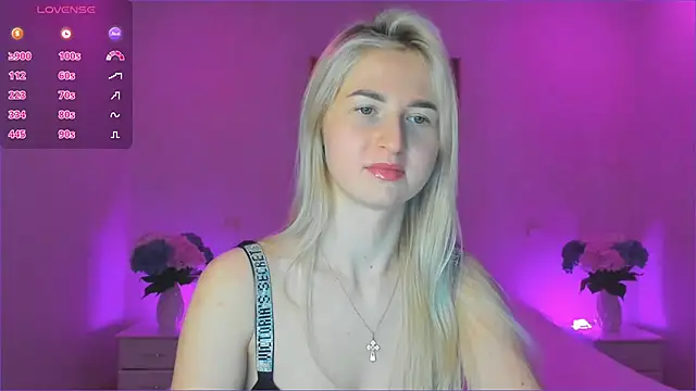 Snapshot of AnnaCarrera chatting on January 7, 2025, 1:17 am AnnaCarrera online show from January 7, 2025, 1:17 am