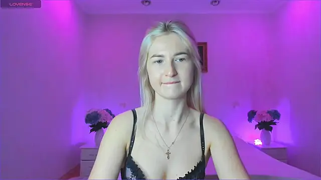 Snapshot of AnnaCarrera chatting on January 7, 2025, 10:30 pm AnnaCarrera online show from January 7, 2025, 10:30 pm