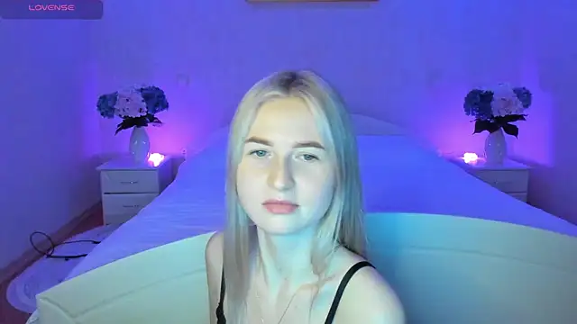 Snapshot of AnnaCarrera chatting on March 7, 2025, 11:05 pm AnnaCarrera online show from March 7, 2025, 11:05 pm