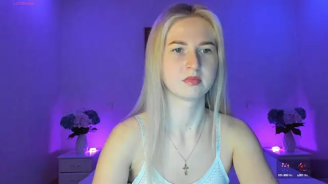 Snapshot of AnnaCarrera chatting on March 11, 2025, 10:09 pm AnnaCarrera online show from March 11, 2025, 10:09 pm