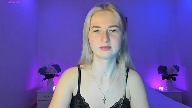 Snapshot of AnnaCarrera chatting on March 14, 2025, 9:32 pm AnnaCarrera online show from March 14, 2025, 9:32 pm