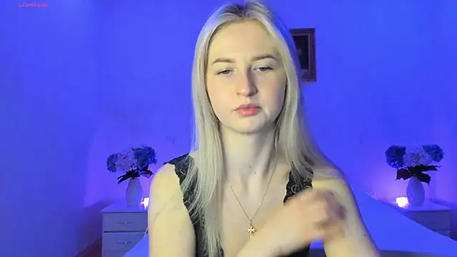 Snapshot of AnnaCarrera chatting on March 21, 2025, 9:12 pm AnnaCarrera online show from March 21, 2025, 9:12 pm