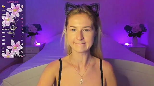Snapshot of AnnaCarrera chatting on September 16, 2025, 6:20 pm AnnaCarrera online show from September 16, 2025, 6:20 pm