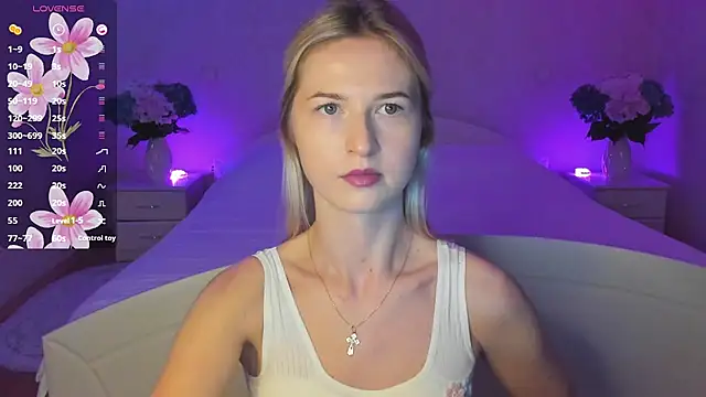 Snapshot of AnnaCarrera chatting on September 18, 2025, 6:32 pm AnnaCarrera online show from September 18, 2025, 6:32 pm