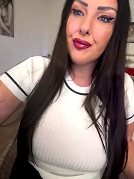 TiffanyRoxx online show from November 17, 2025, 3:07 pm