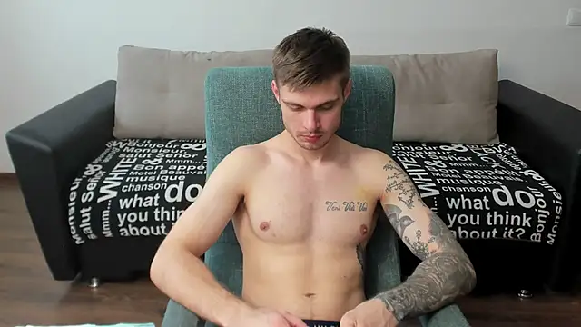 maks wolfis online show from February 24, 2025, 10:15 am